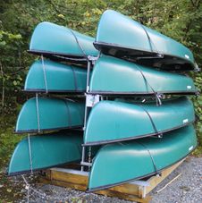 Enkelt å lagre 8 kanoer